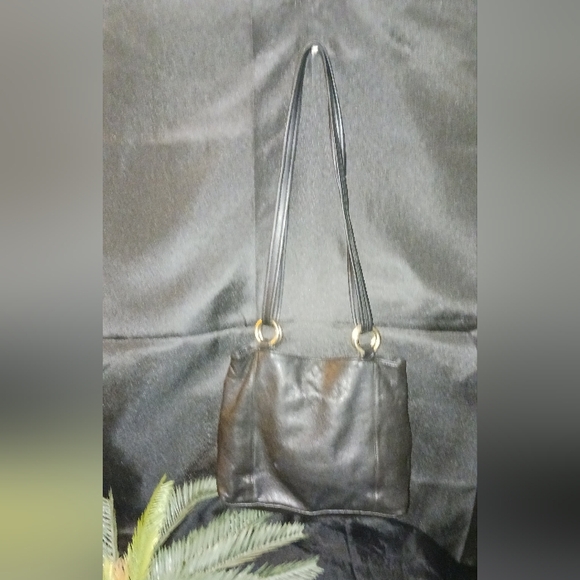 Vintage black leather shoulder/crossbody bag - Picture 2 of 5